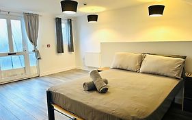 Spacious And Affordable City Center Two Beds Flat